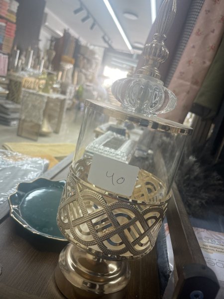 مضيفة شفاف